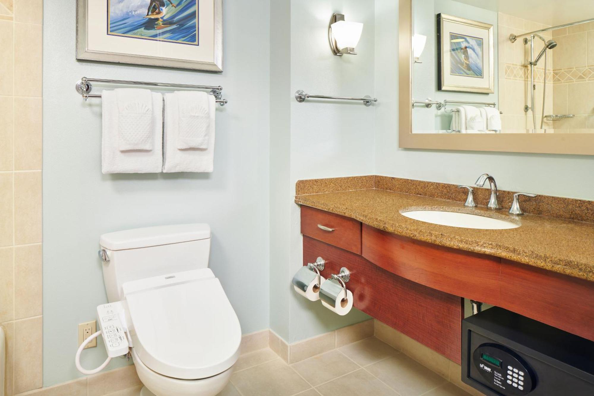 One-Bedroom Suite with Ocean View - Kalia Tower