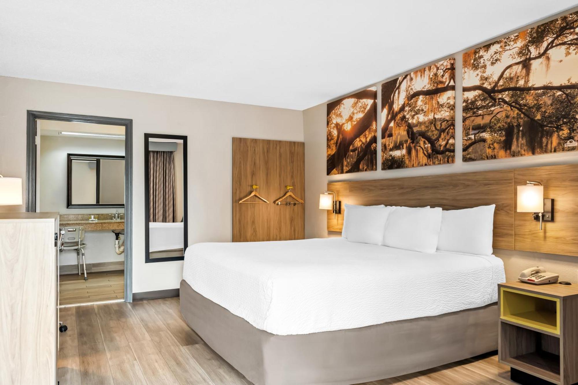 King Room - Disability Access/Non-Smoking