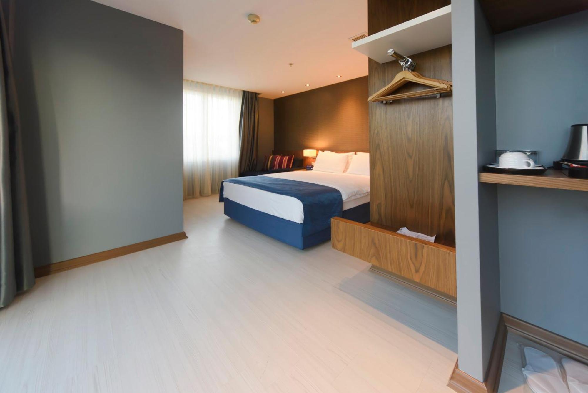 Quarto Duplo Standard com Sofá-cama