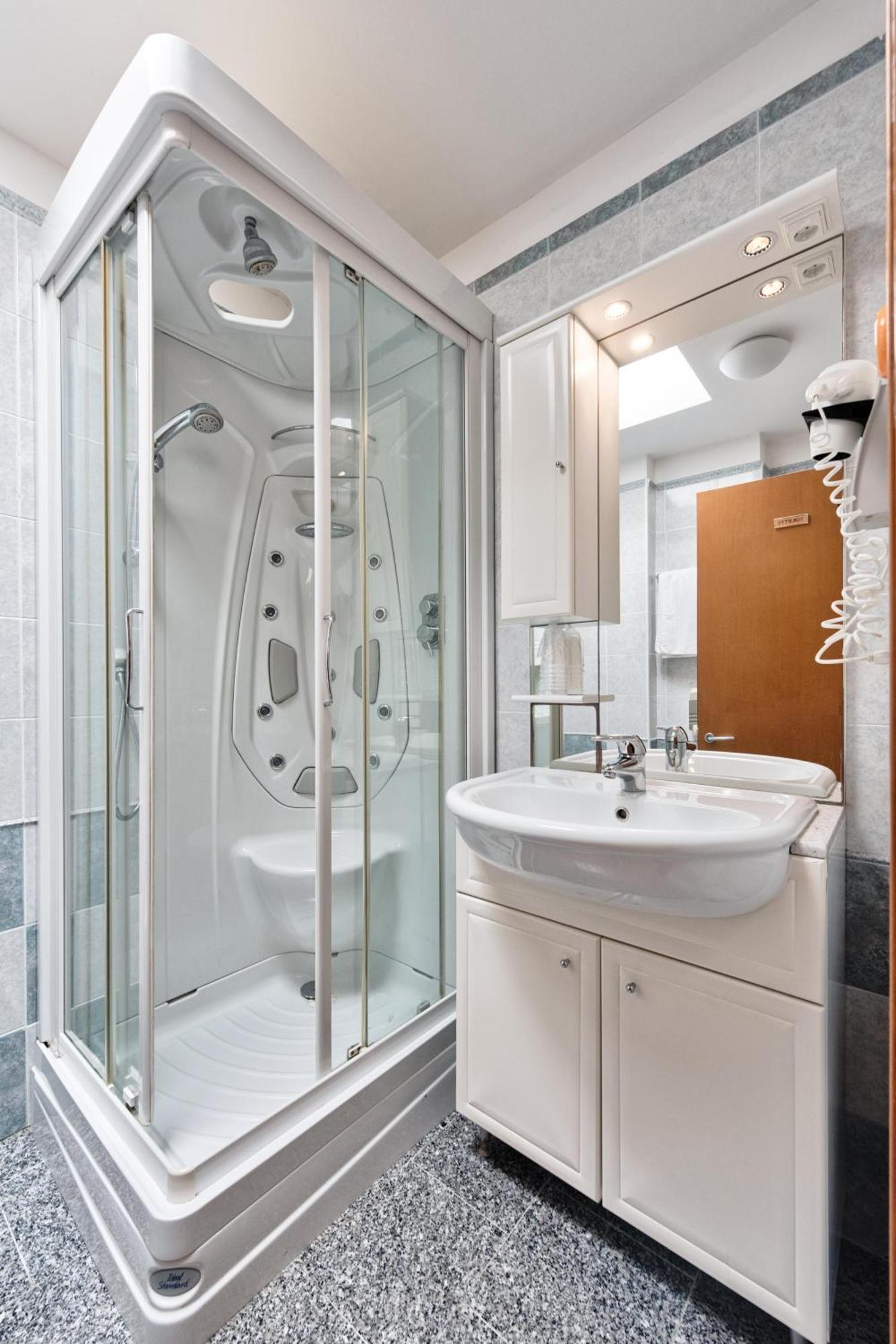 Camera Familiare con Bagno