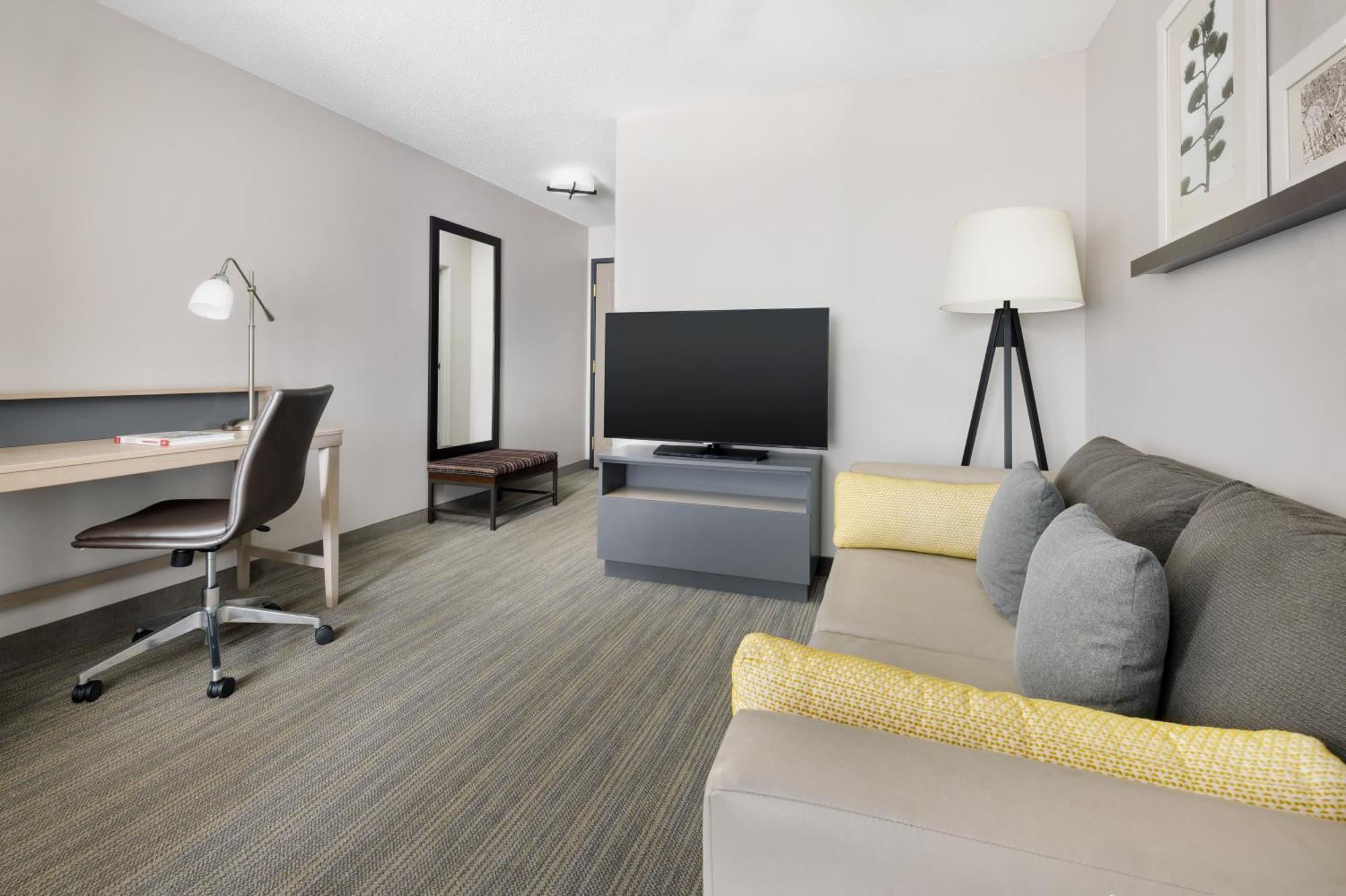 One-Bedroom King Suite with Sofa Bed - Non-Smoking
