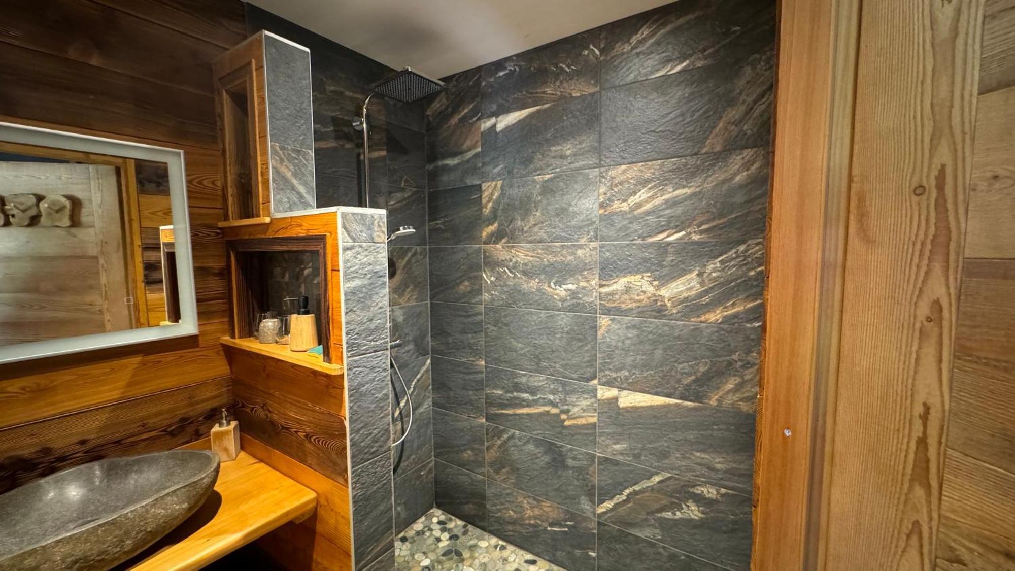 One-Bedroom Apartment Terrace,1672609482:JPEG