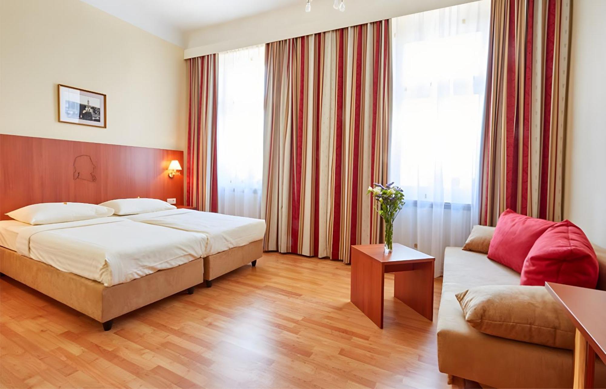 Basic Double Room,1758335306:JPEG
