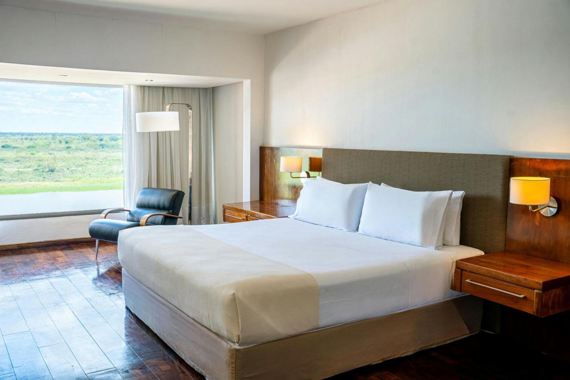 Deluxe King Room with River View