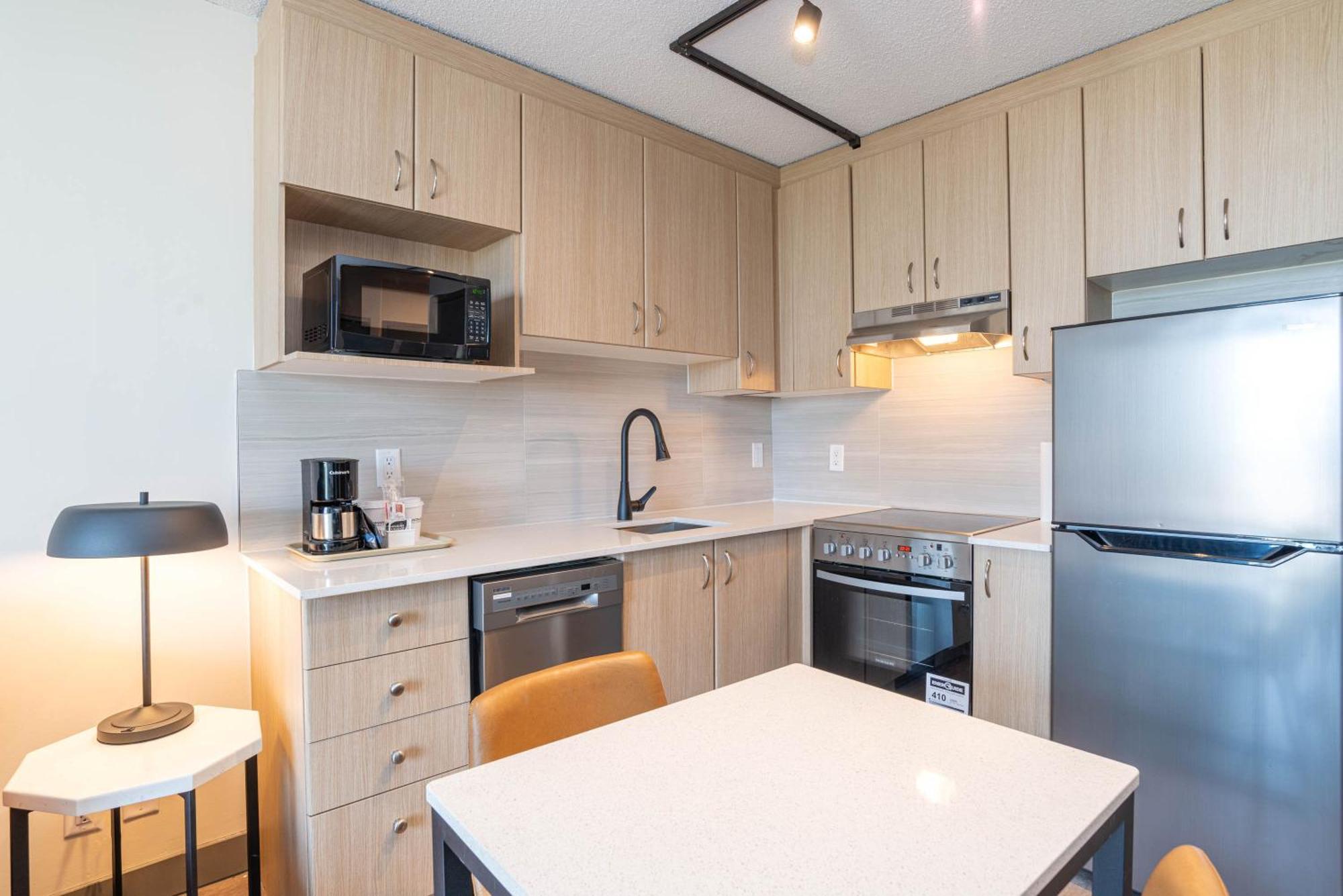 Ocean-suite met uitzicht op zee, 1 kingsize bed, slaapbank, keuken, wasmachine/droger, balkon