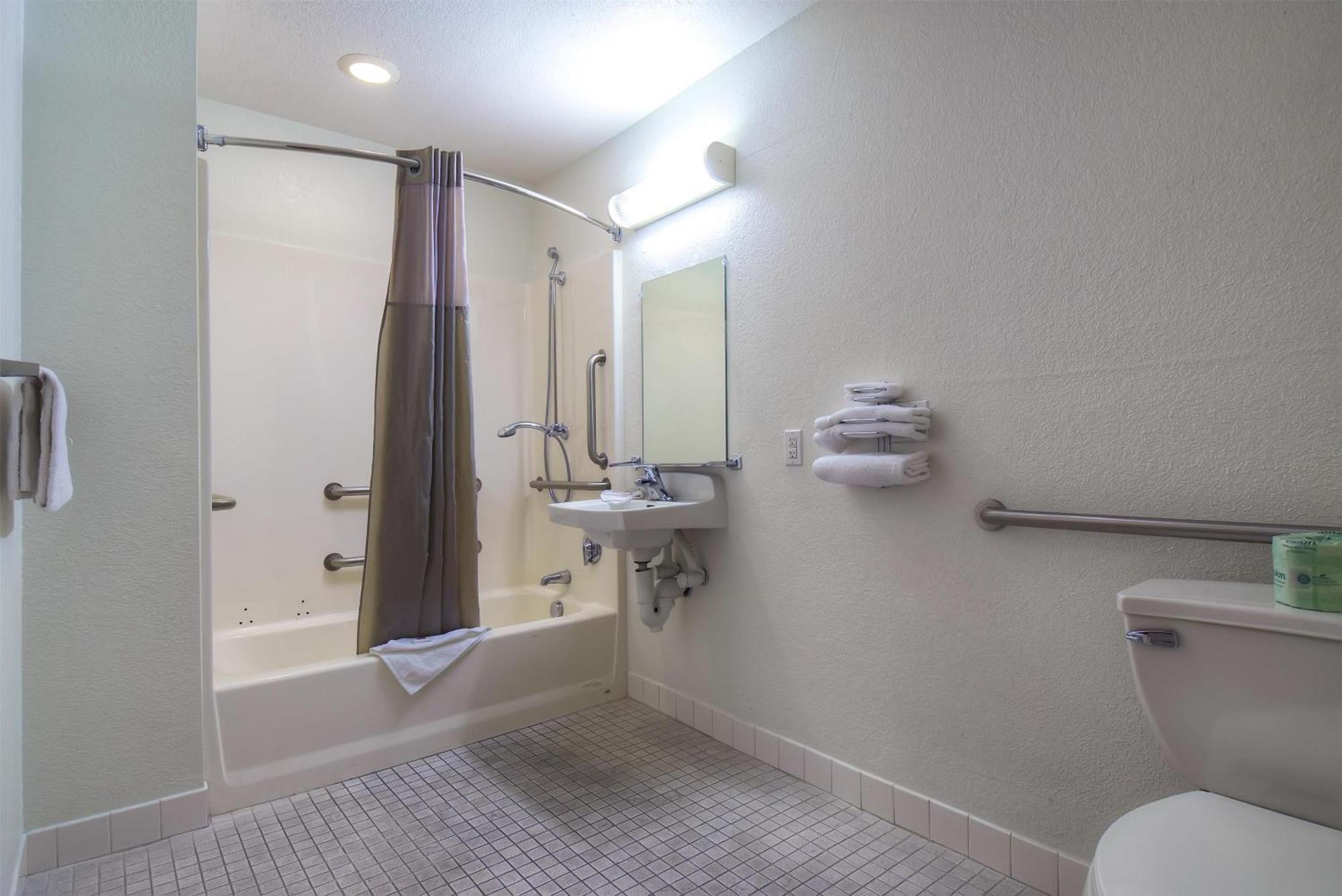 Quarto Queen - Acesso para Pessoas com Mobilidade Condicionada - Não Fumador