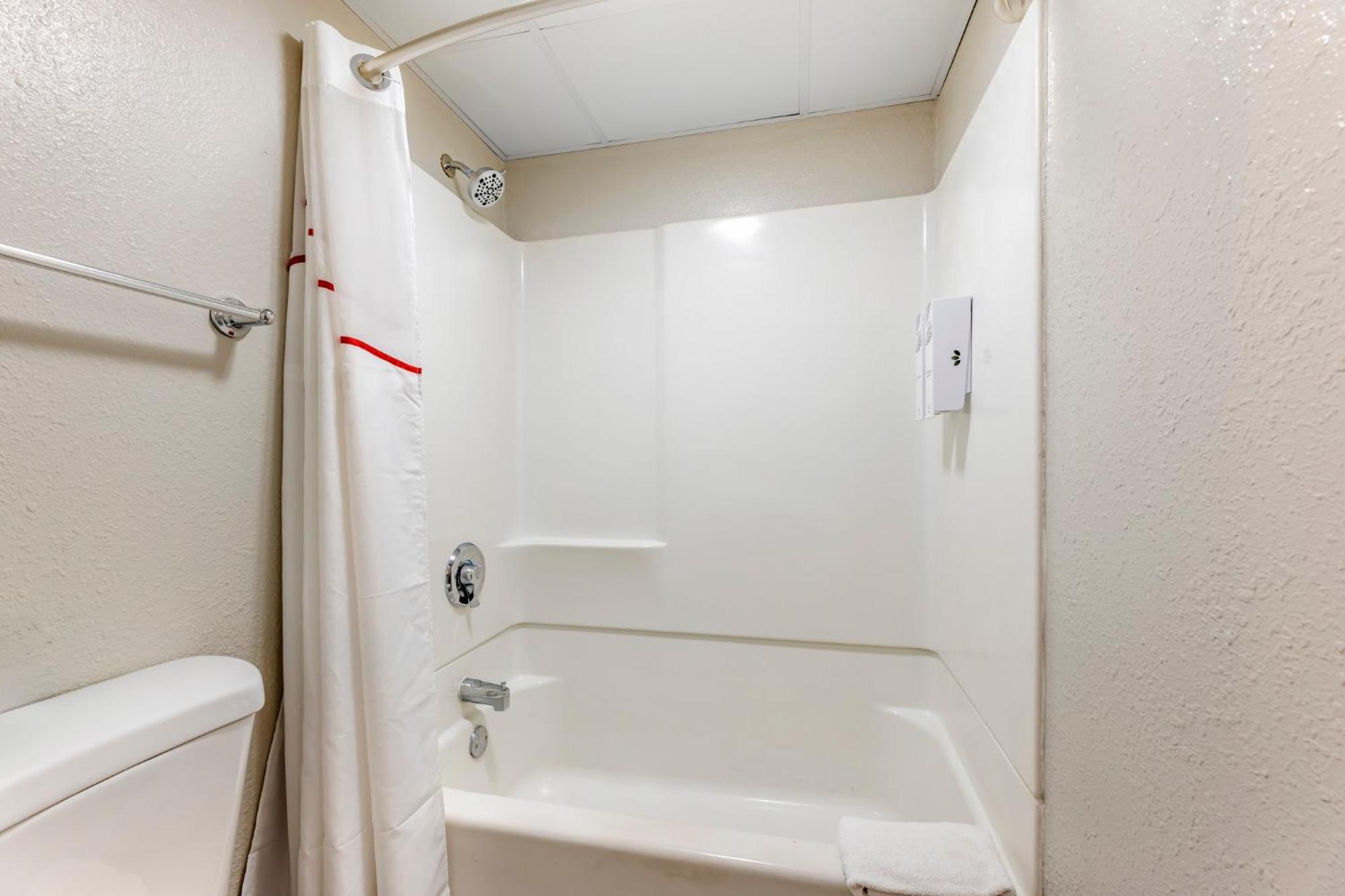 Deluxe King Room with Spa Bath Non-Smoking