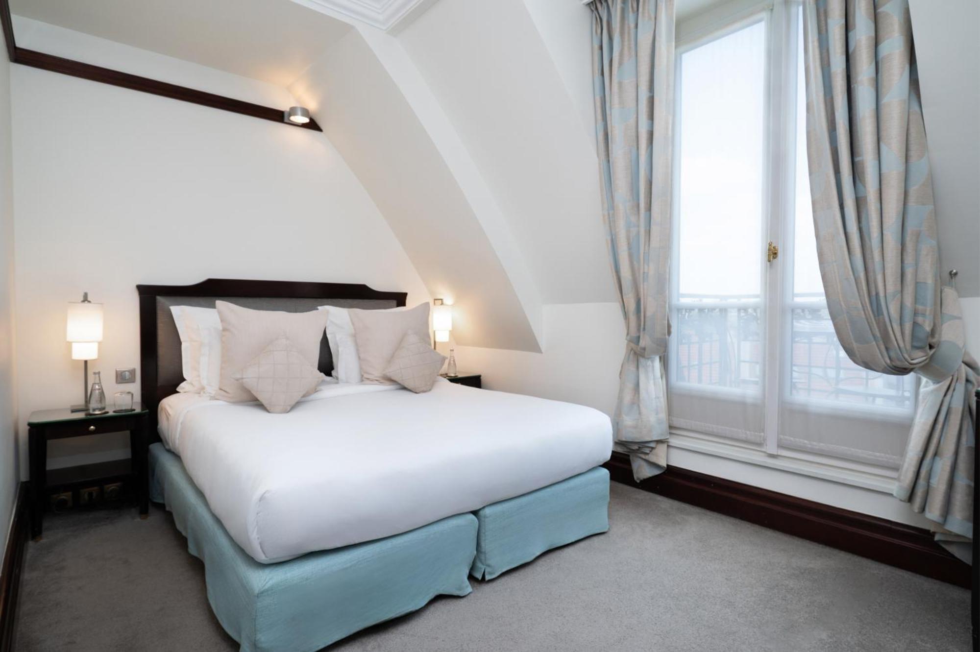 Quarto Deluxe Eiffel