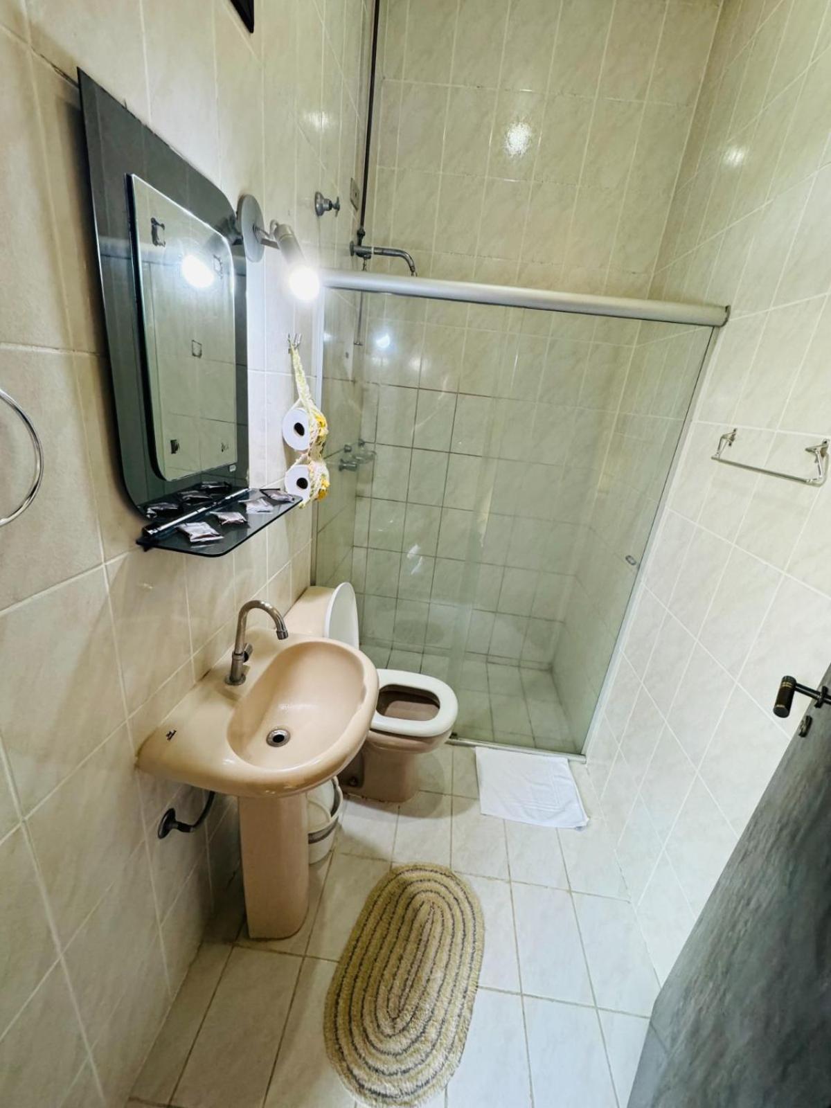 Quarto Superior com Cama de Casal ou 2 de Solteiro e Vista do Lago