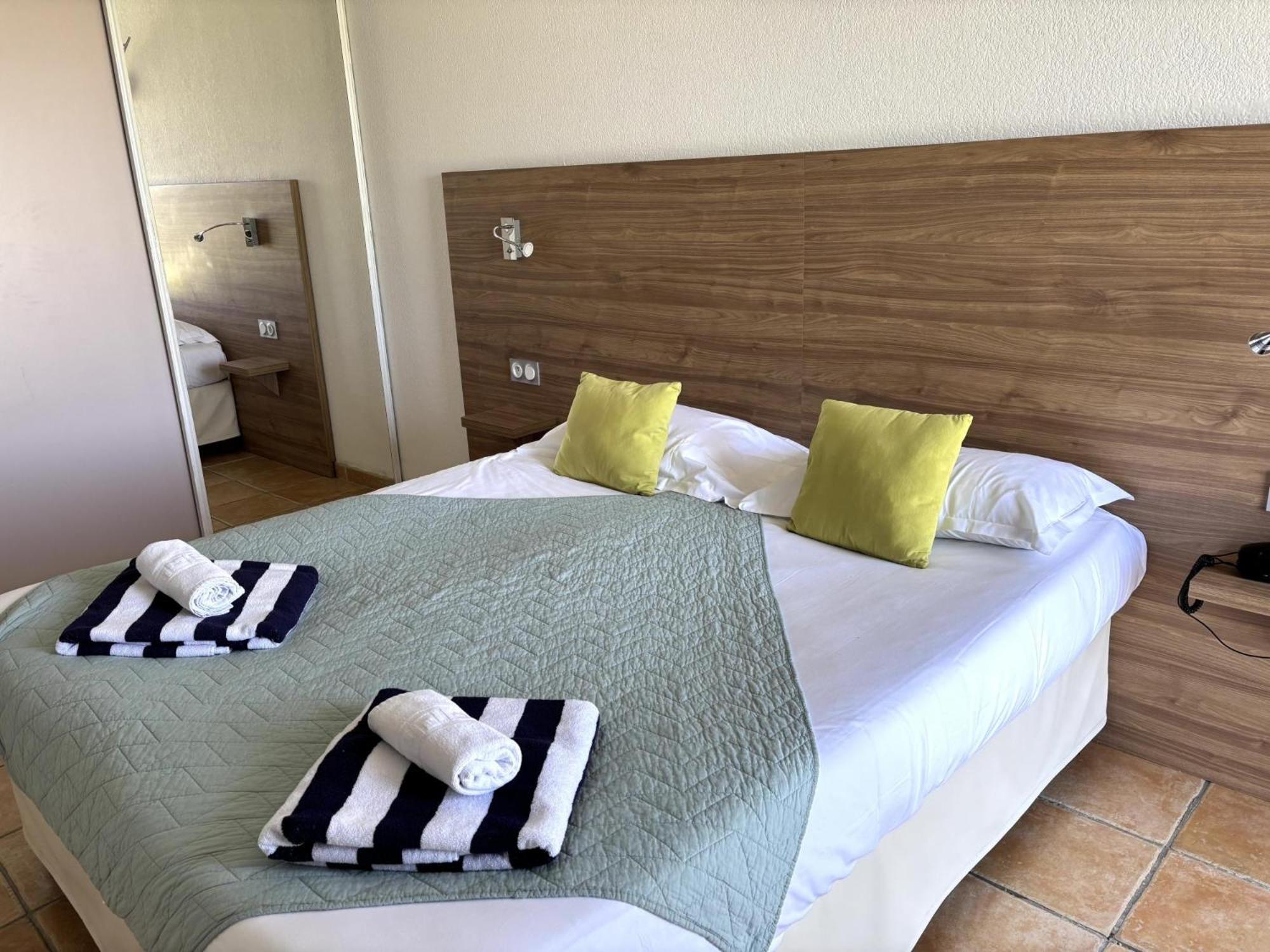 Double Room Sea View,1680584241:JPEG