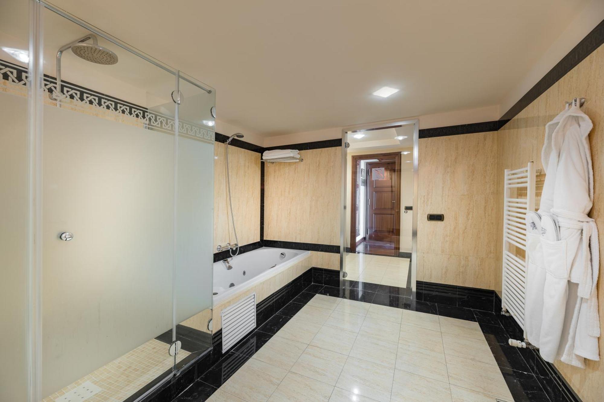 Suite con vistas al mar (1 adulto)