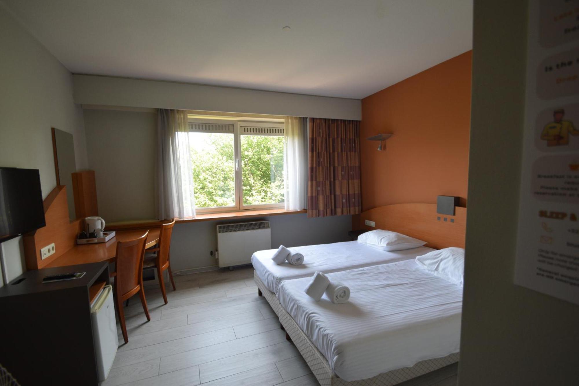Executive Room Twin with daily cleaning