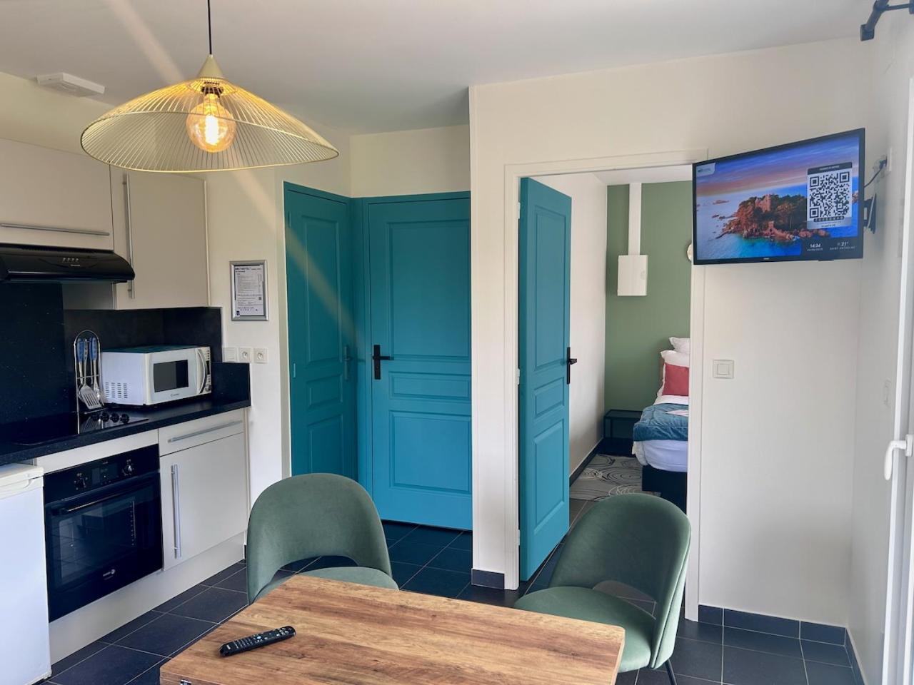 Chambre Double avec Terrasse et Kitchenette