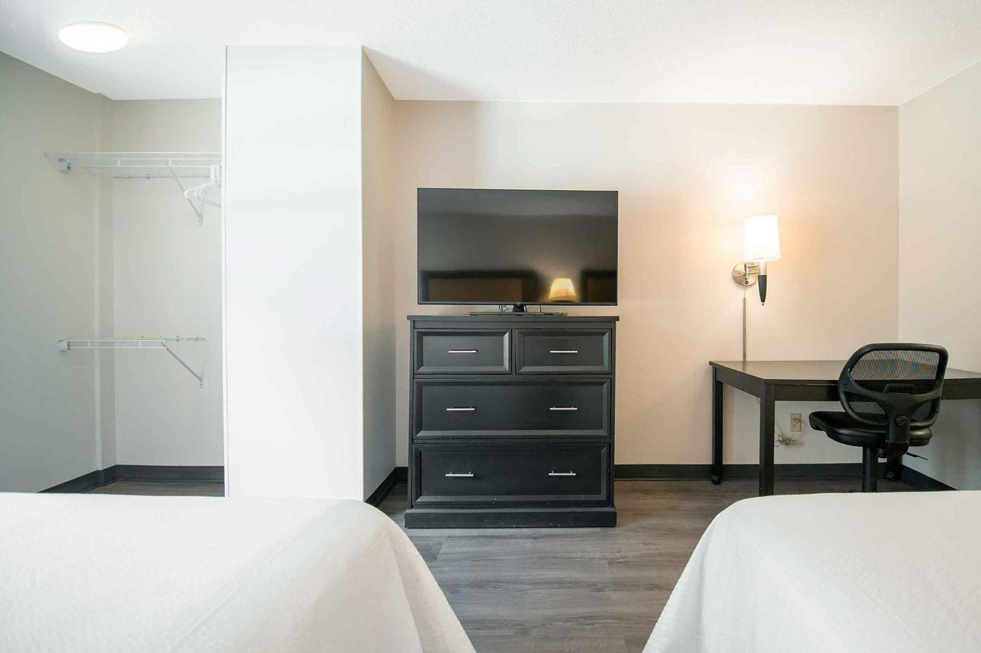 Studio with 2 Queen Beds - Non-Smoking
