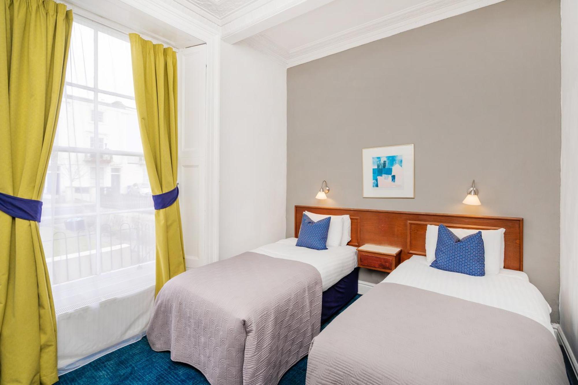 Twin Room,1765793119:JPEG