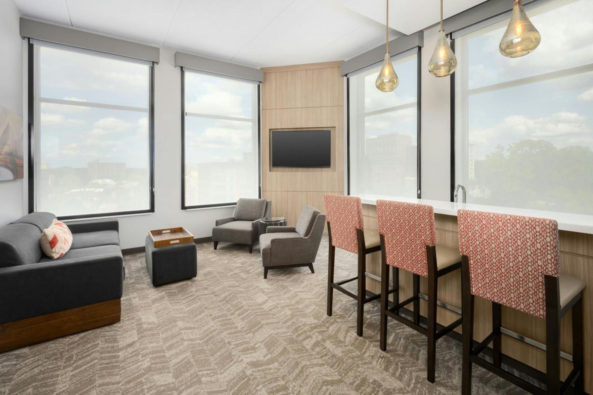 One-Bedroom King Suite with Trundle Sofa