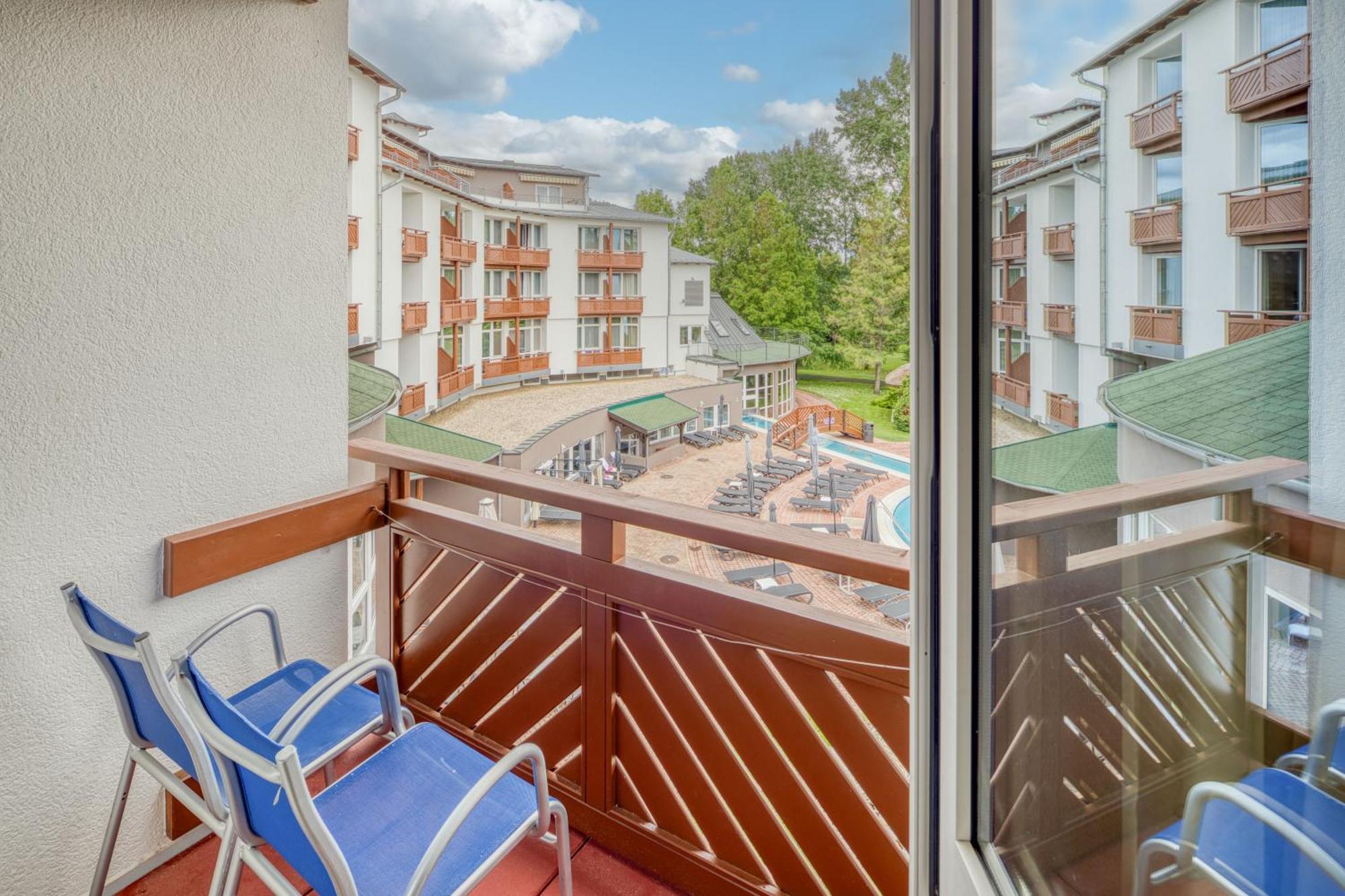Doppelzimmer mit Poolblick