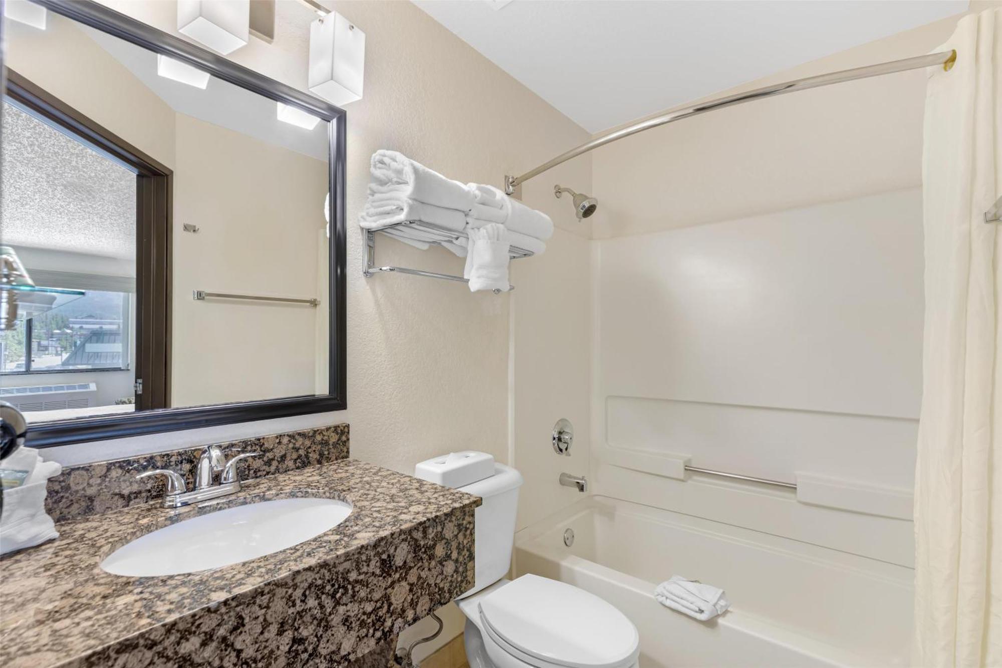 Queen Room with Two Queen Beds - Pet-Friendly/Non-Smoking