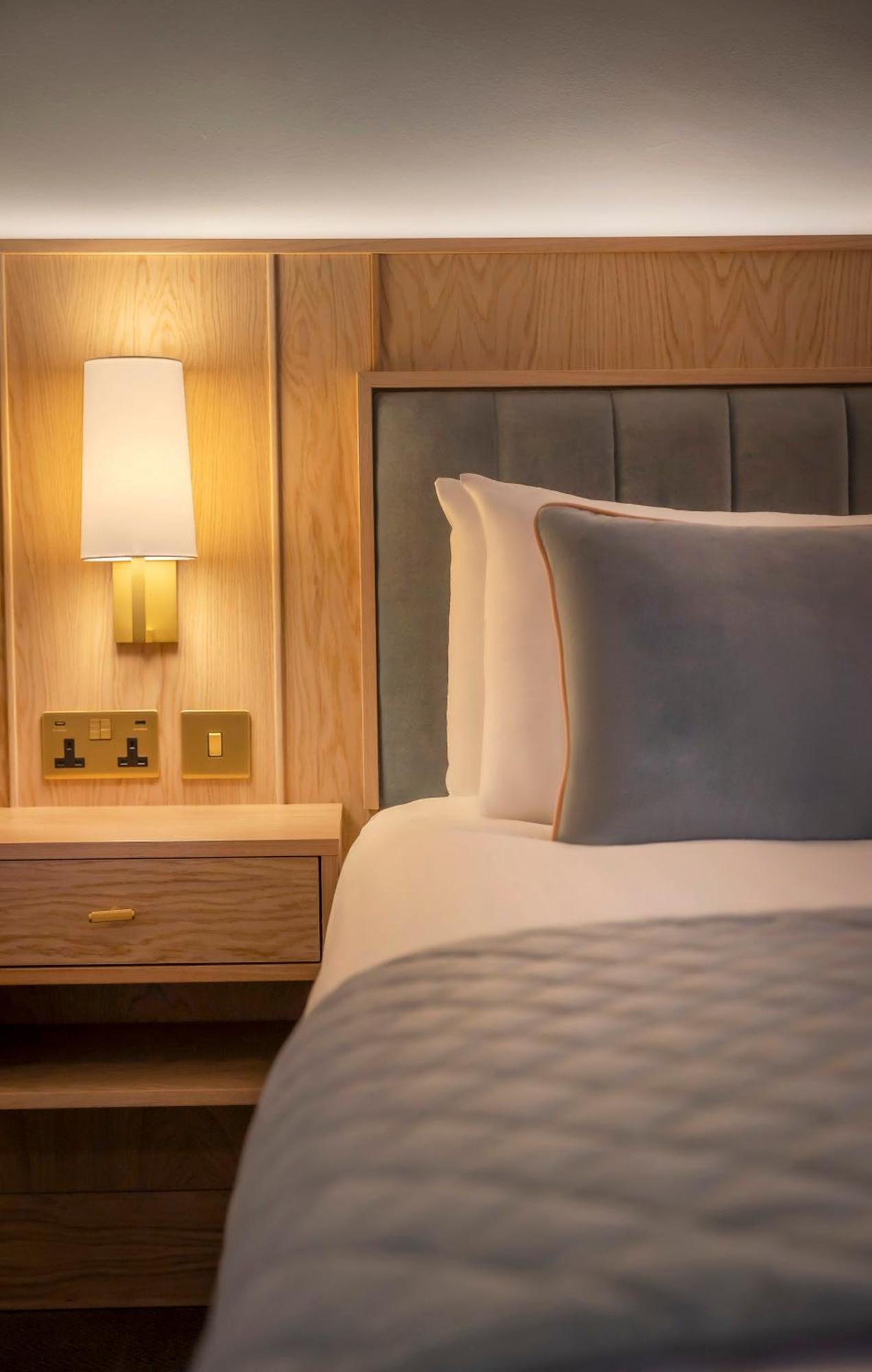 Zimmer mit Doppel- und Einzelbett