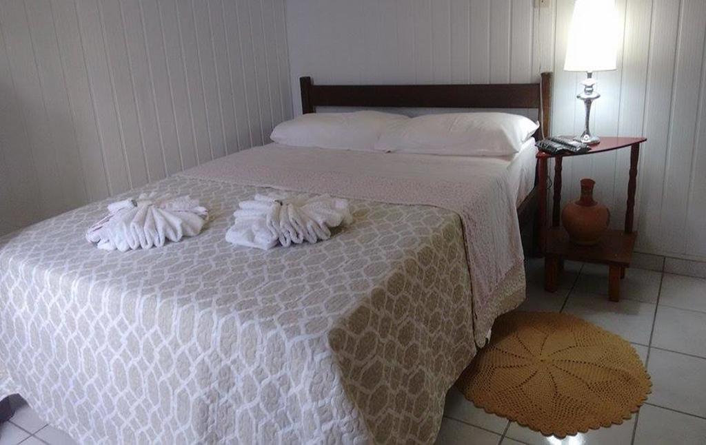 Quarto com Cama de Casal ou 2 de Solteiro