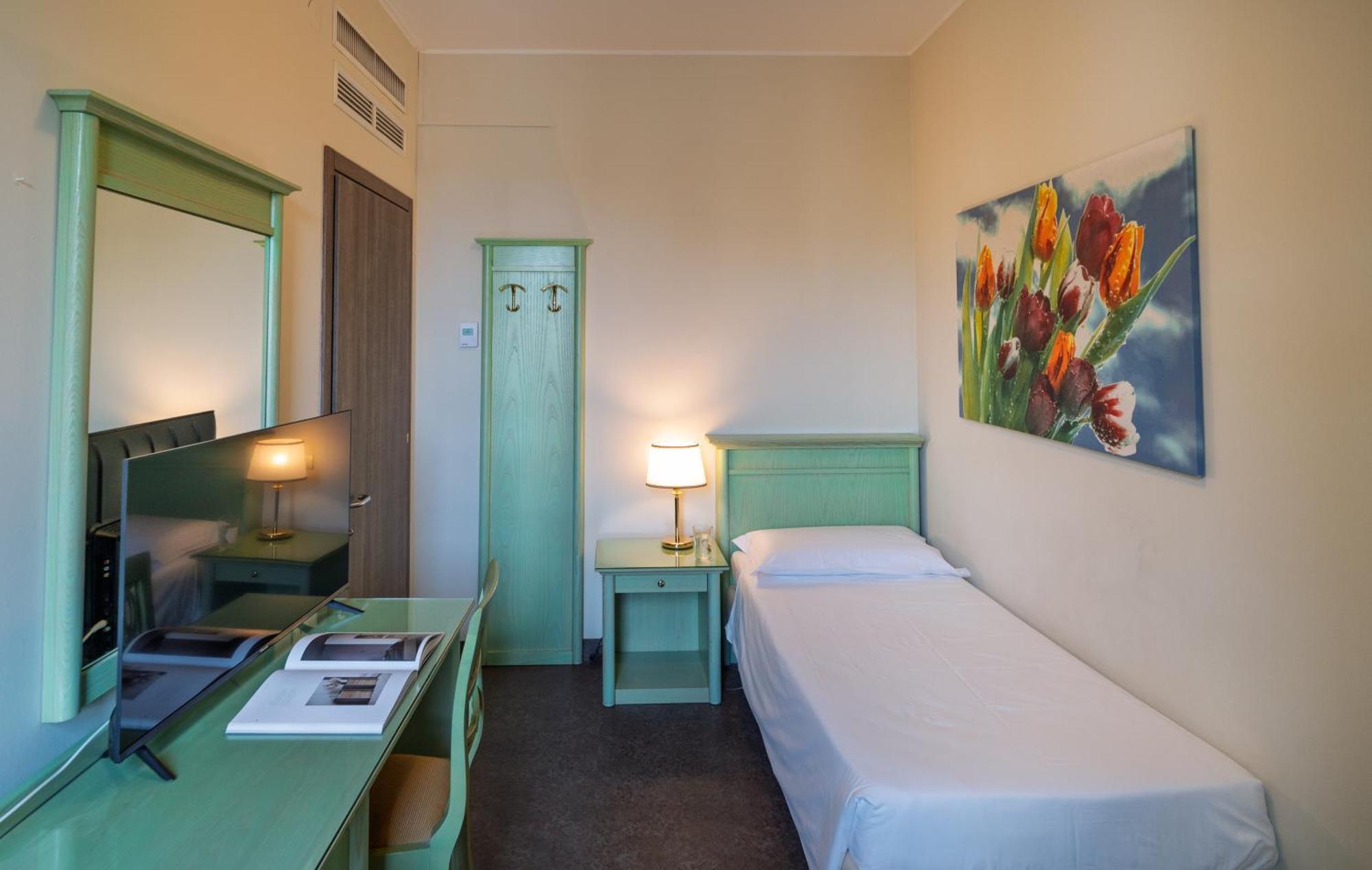 Triple Room,1694535577:JPEG