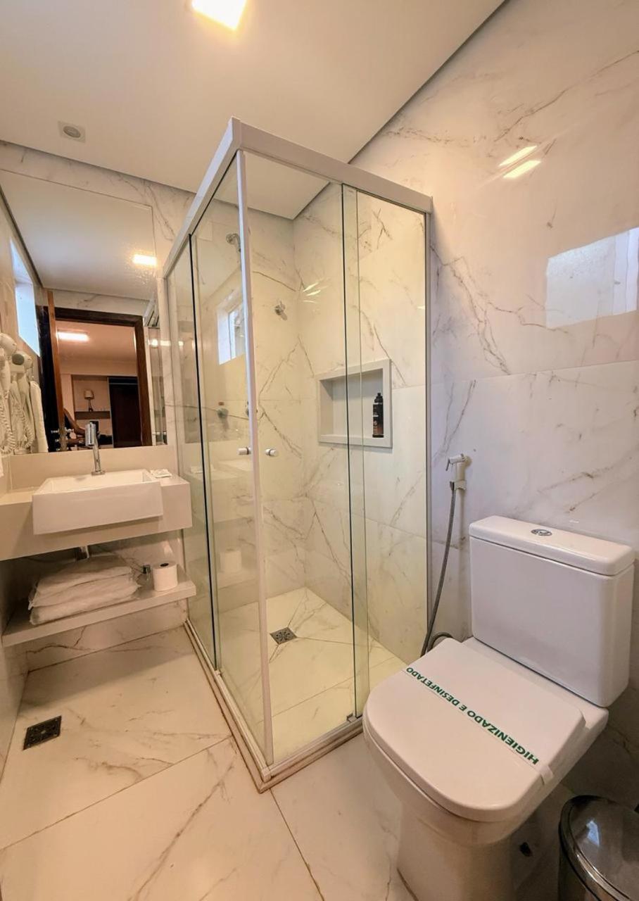 Quarto Triplo com 3 Camas de Solteiro