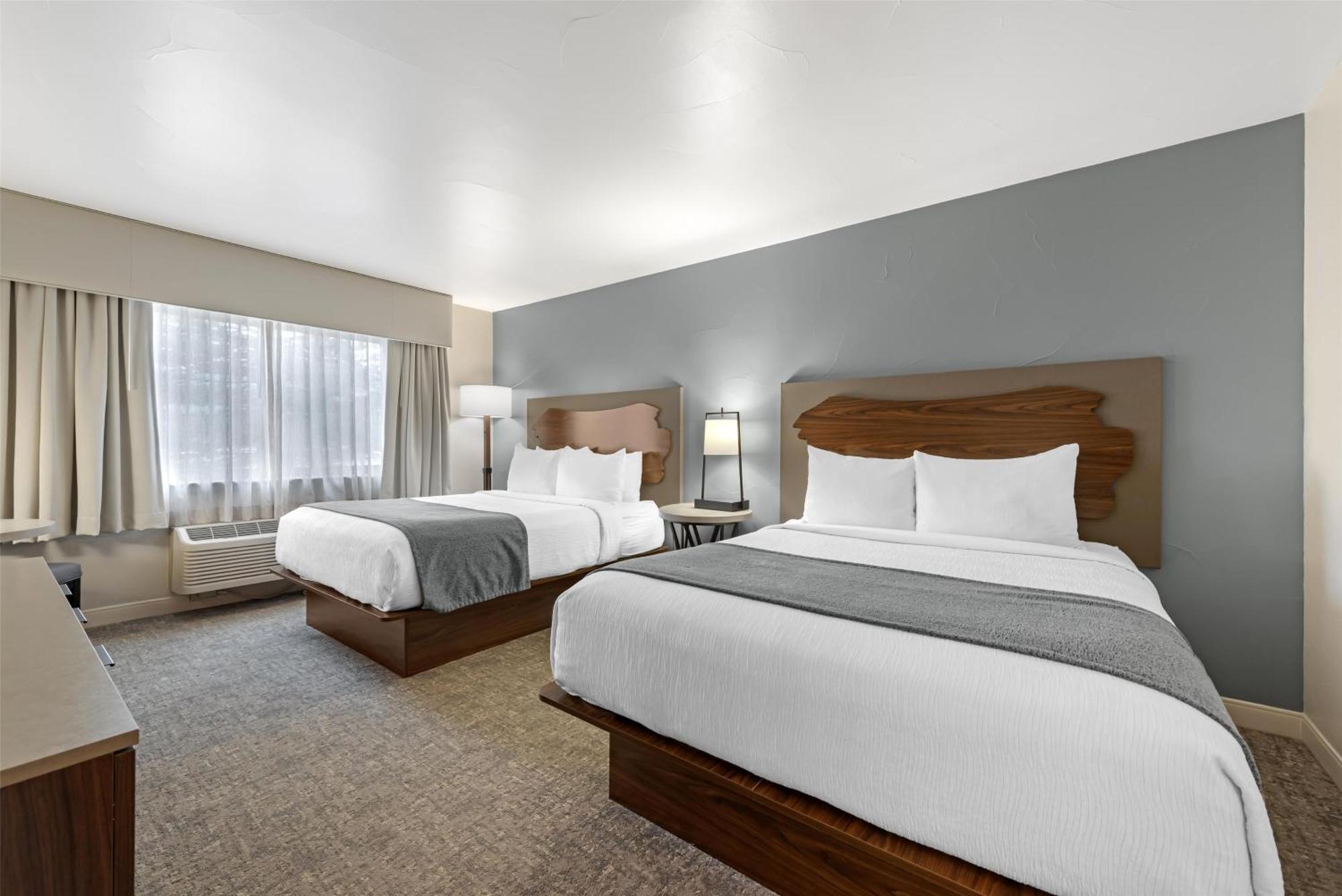 Queen Room with Two Queen Beds - Non-Smoking