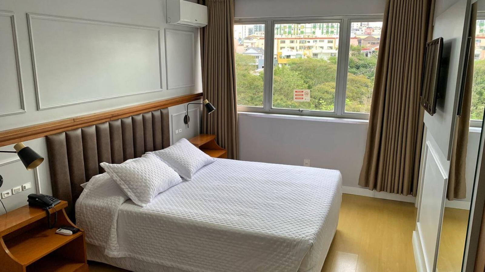 Quarto Superior com Cama Queen-size