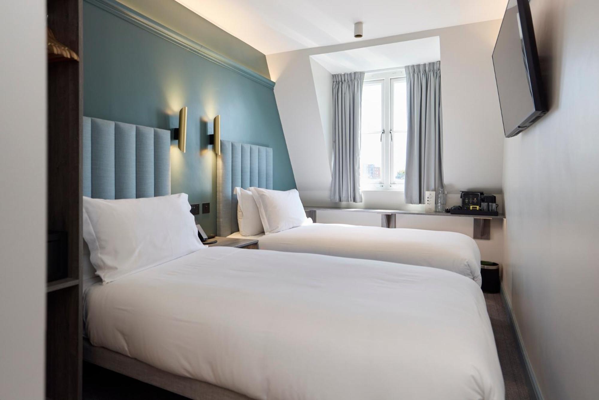 Twin Room,1697777019:JPEG