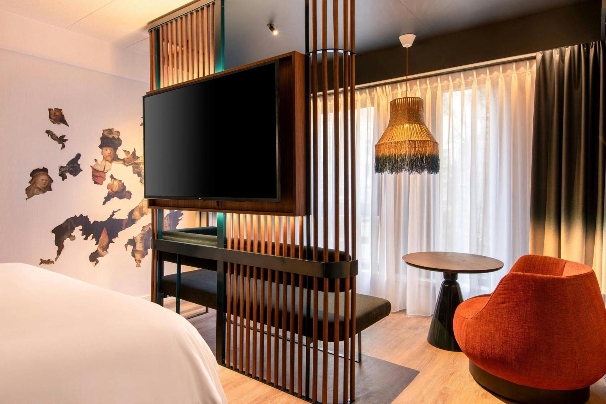 Zimmer mit Kingsize-Bett