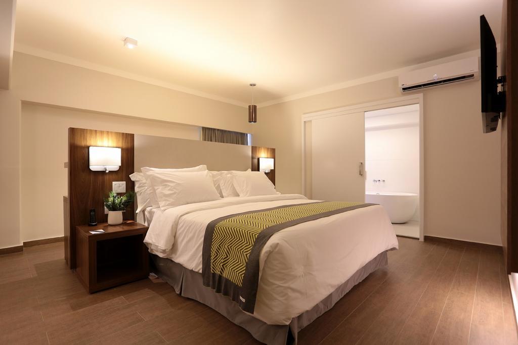 Classic Suite,169885218:JPEG