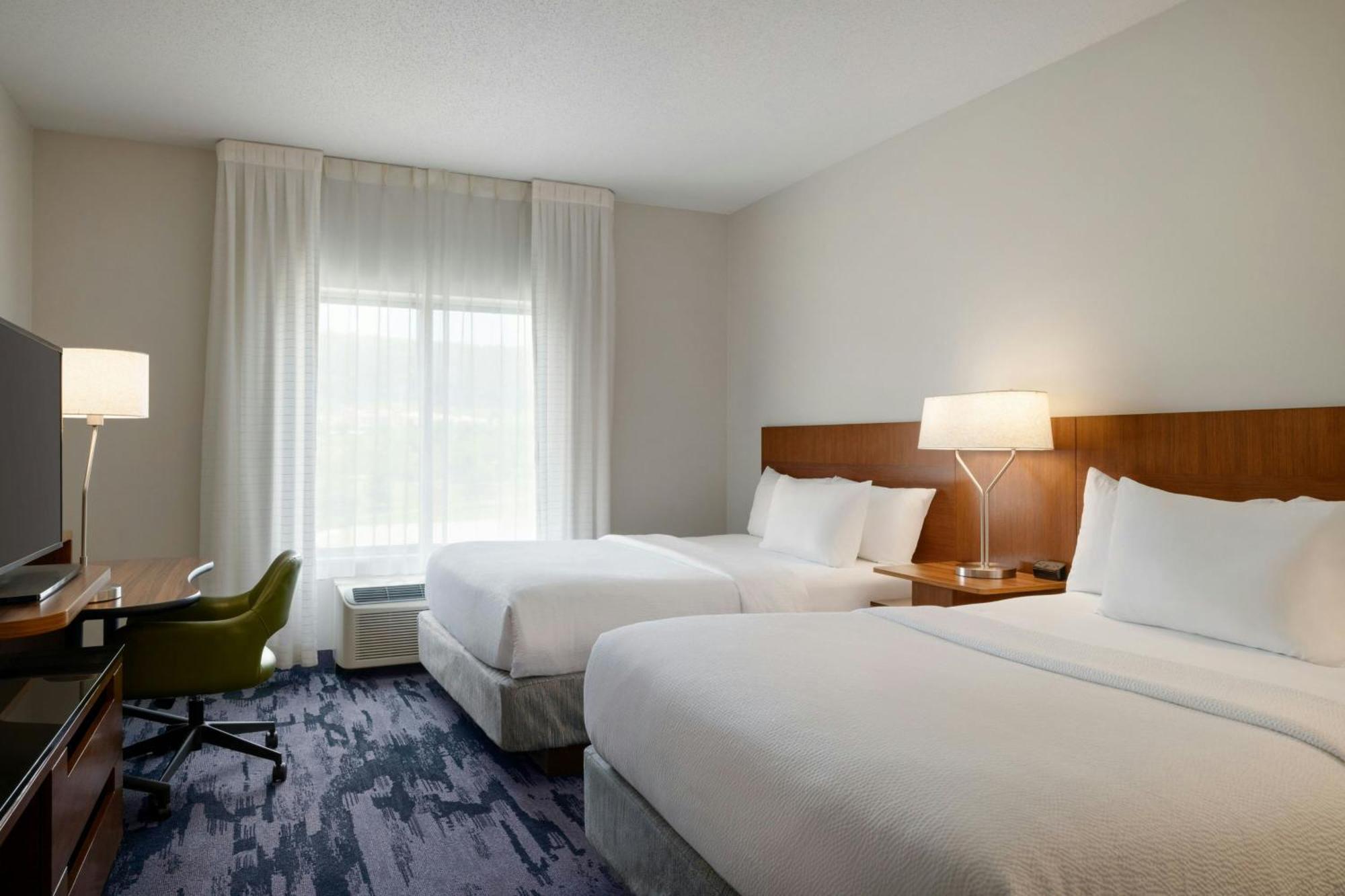 Queen Room with Two Queen Beds - Hearing Accessible