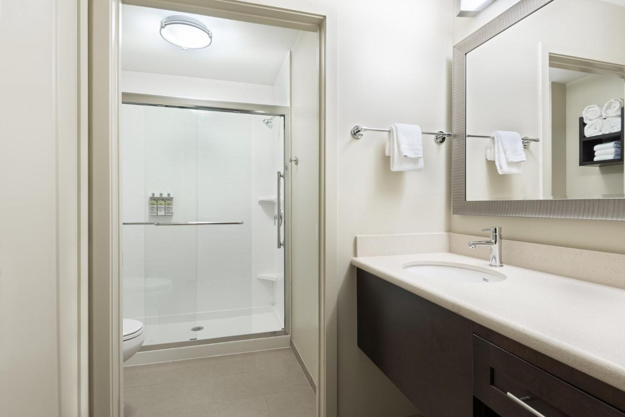 One-Bedroom King Suite,1743114464:JPEG