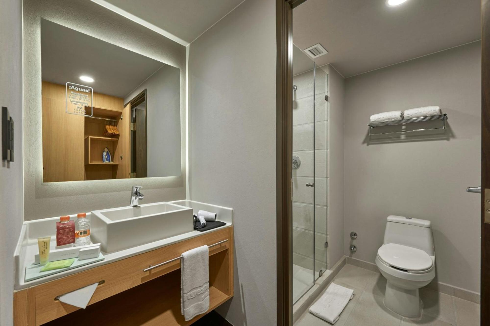 Suite King com um Sofá-Cama