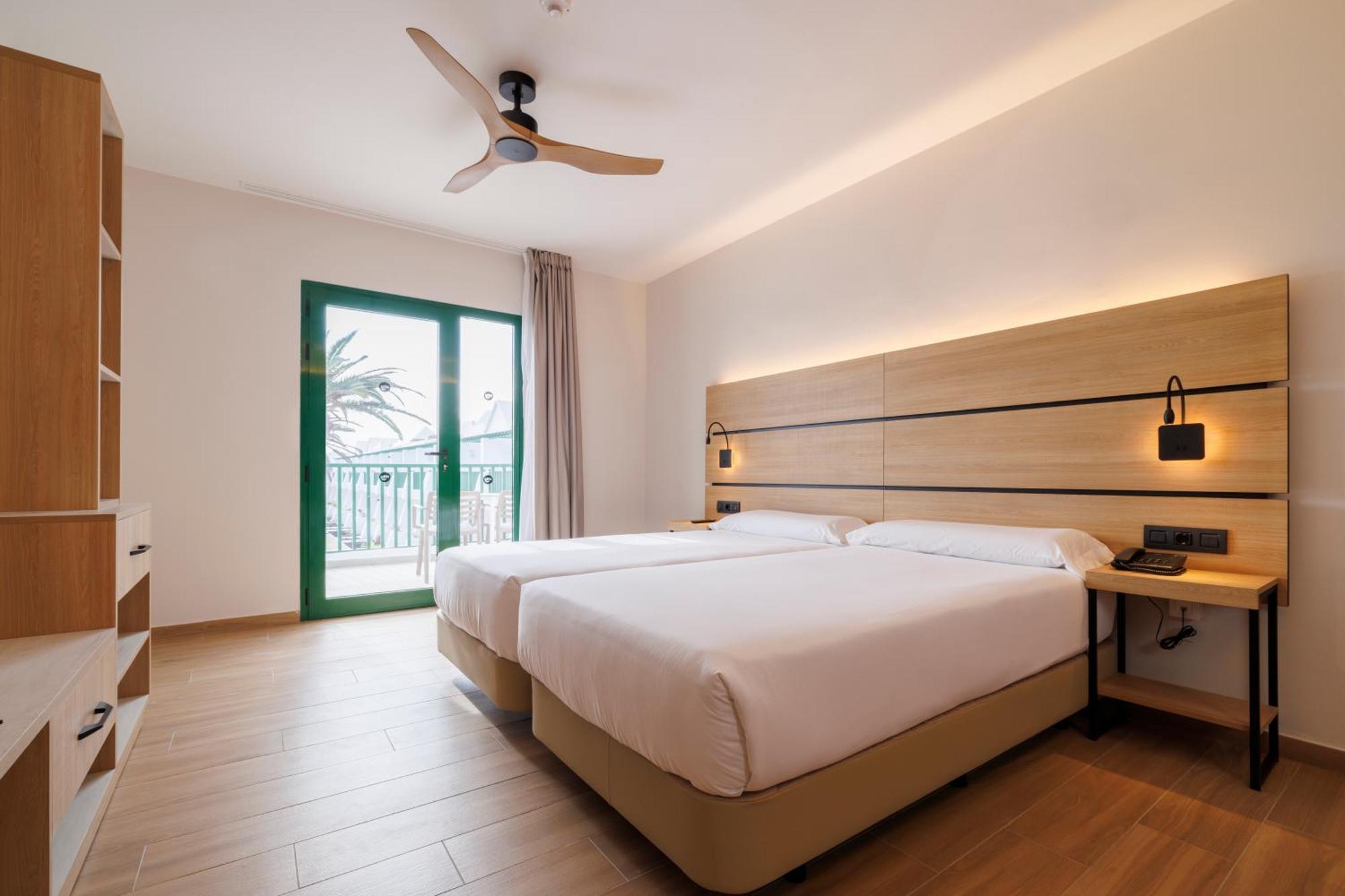Suite Junior con vistas a la piscina