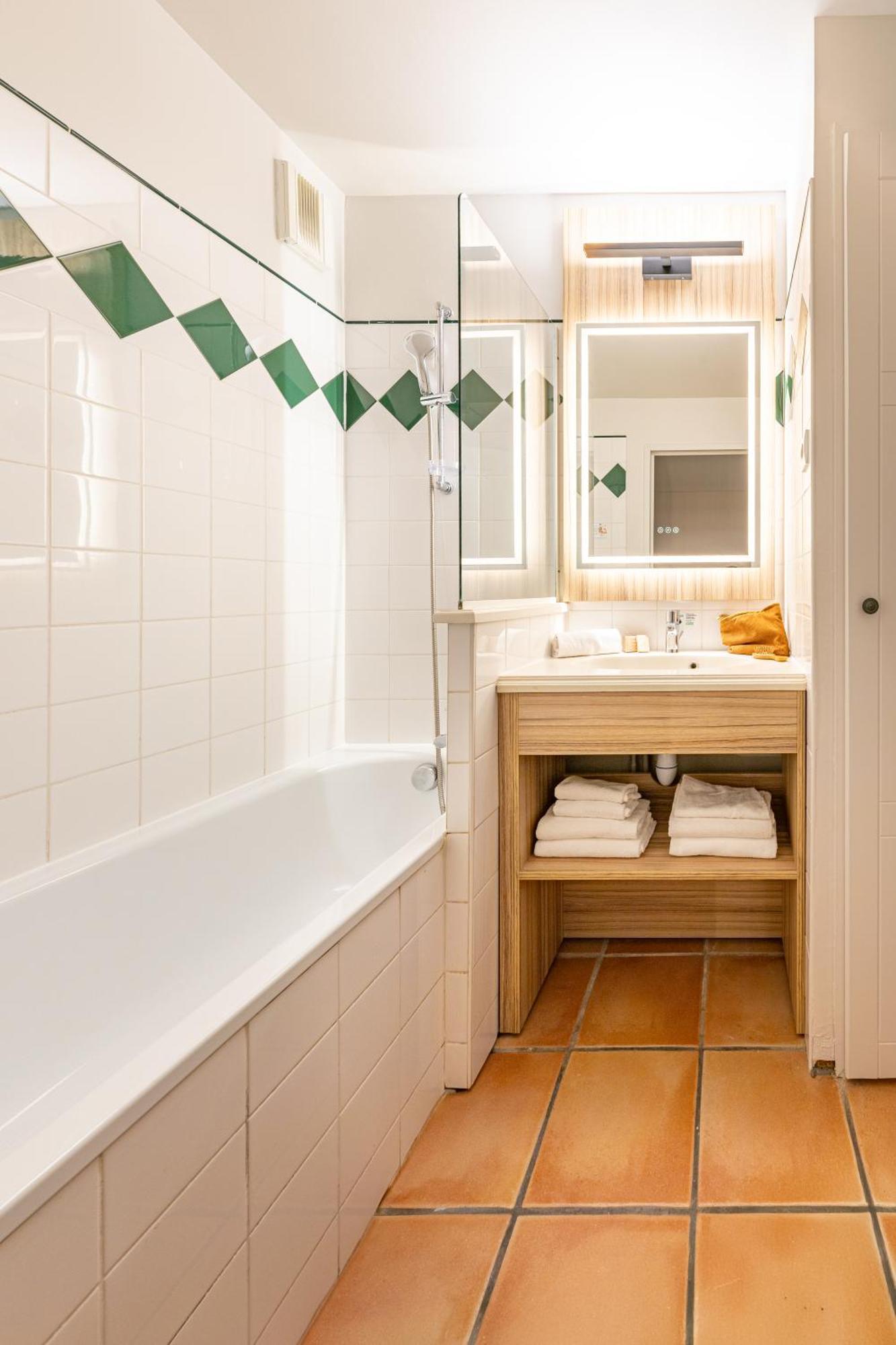Appartement 3 Chambres Supérieur avec Balcon (8 Personnes)