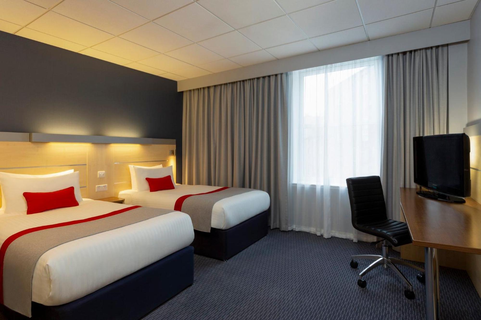 Standard Twin Room with Free Hot Breakfast,1027222852:JPEG
