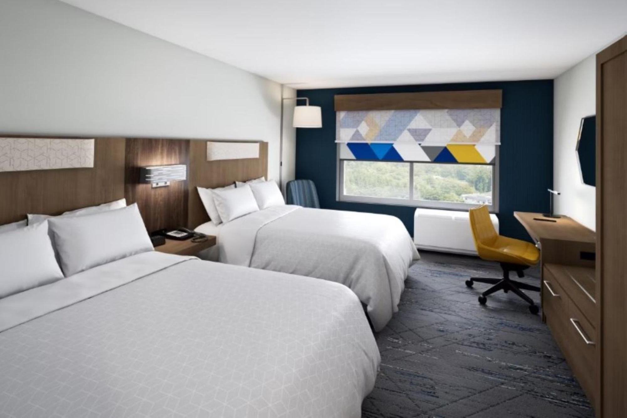 Queen Suite with Two Queen Beds