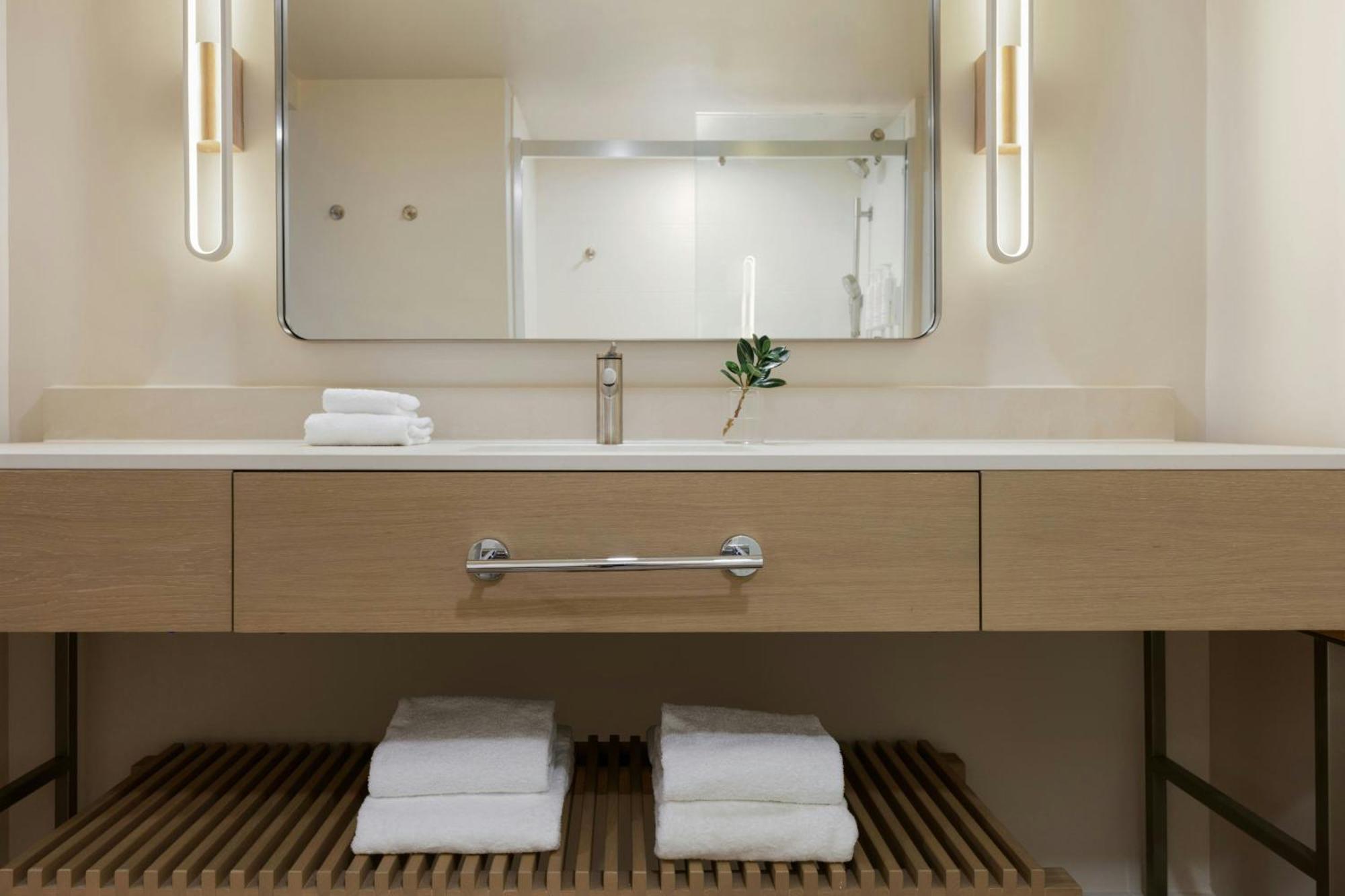 Executive King Suite - Ocean Front