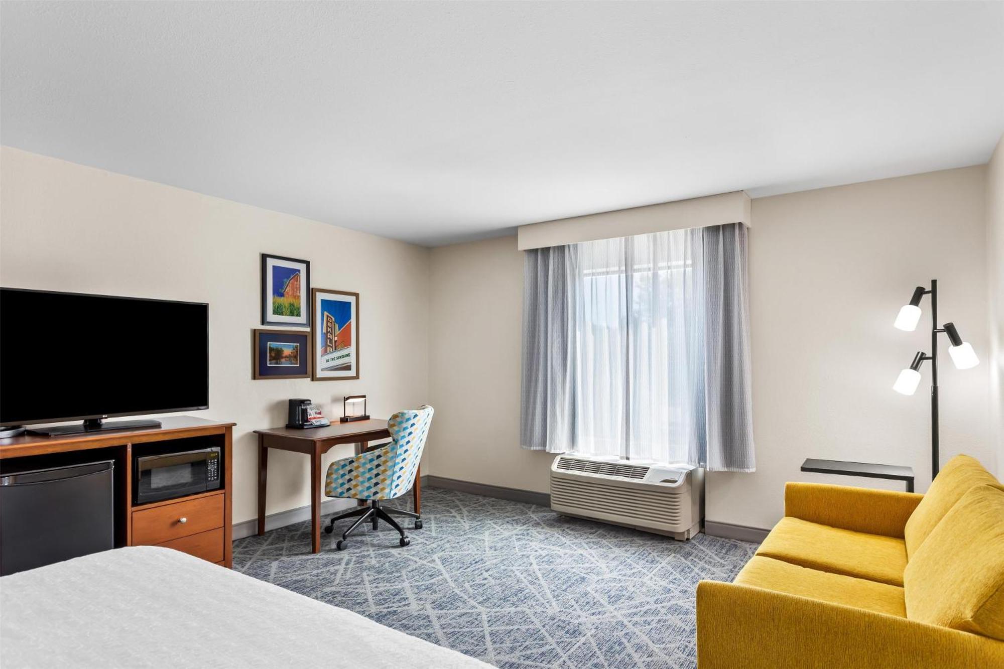King Room with Sofa Bed - Non-Smoking