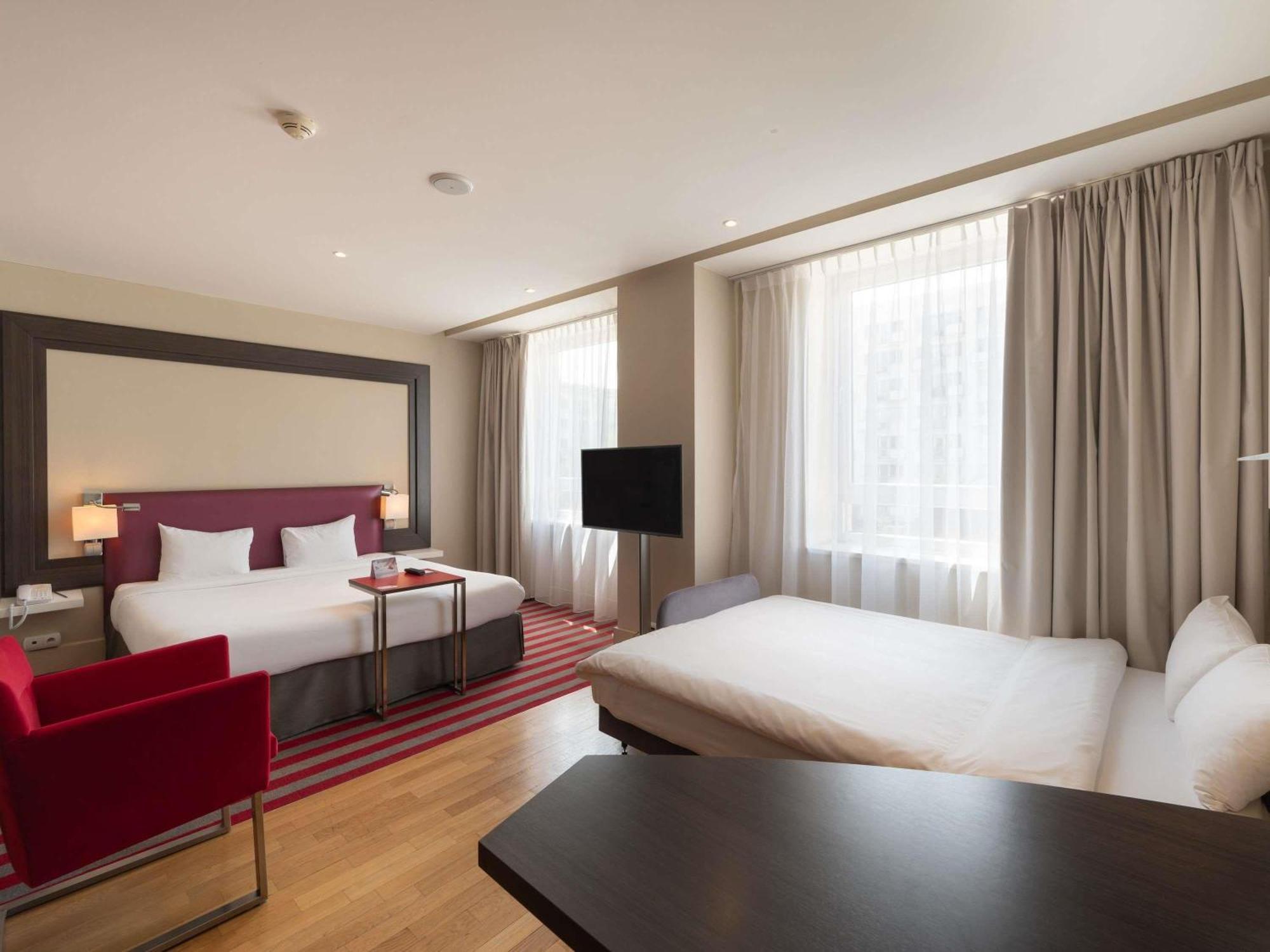 Chambre Supérieure avec 1 Lit King-Size et Canapé