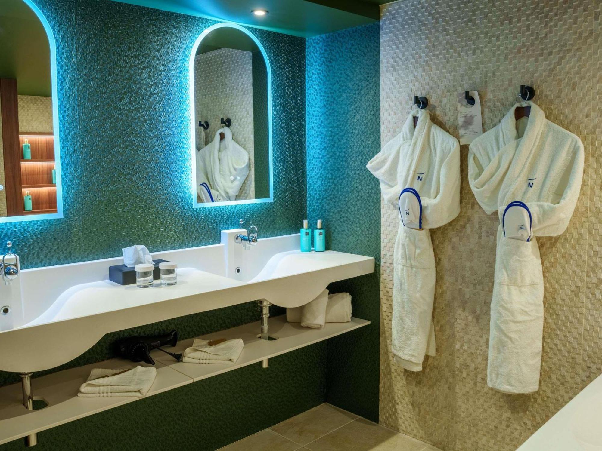 Suite met 1 Tweepersoonsbed en Slaapbank