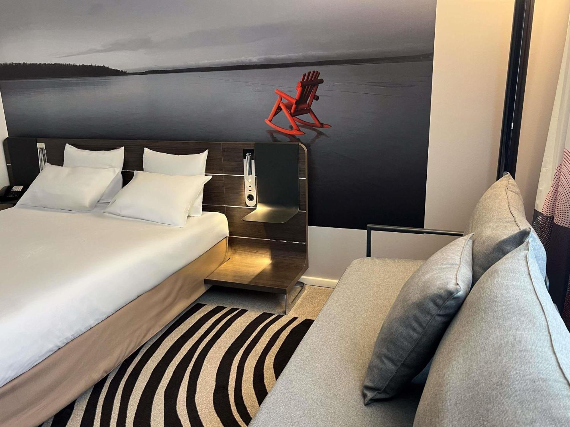 Standard Room with Swimming Pool View,1704900384:JPEG