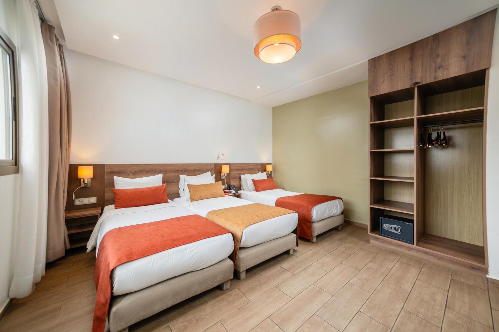 Triple Room,1704937046:JPEG