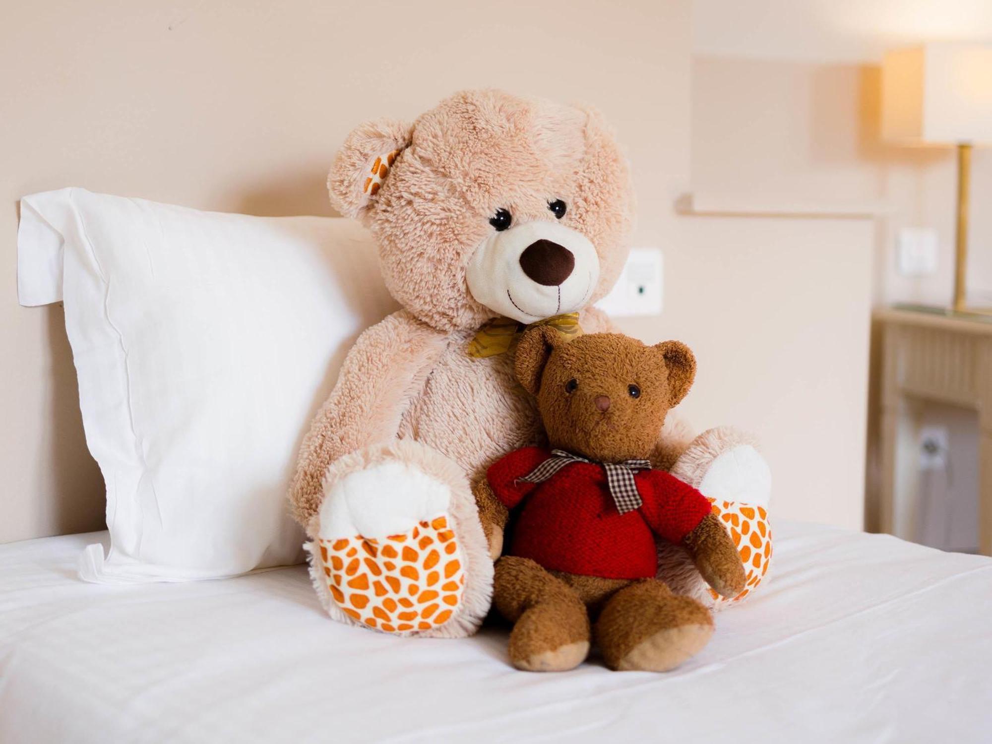 Family Room with One Double Bed and Two Single Beds,1705571879:JPEG