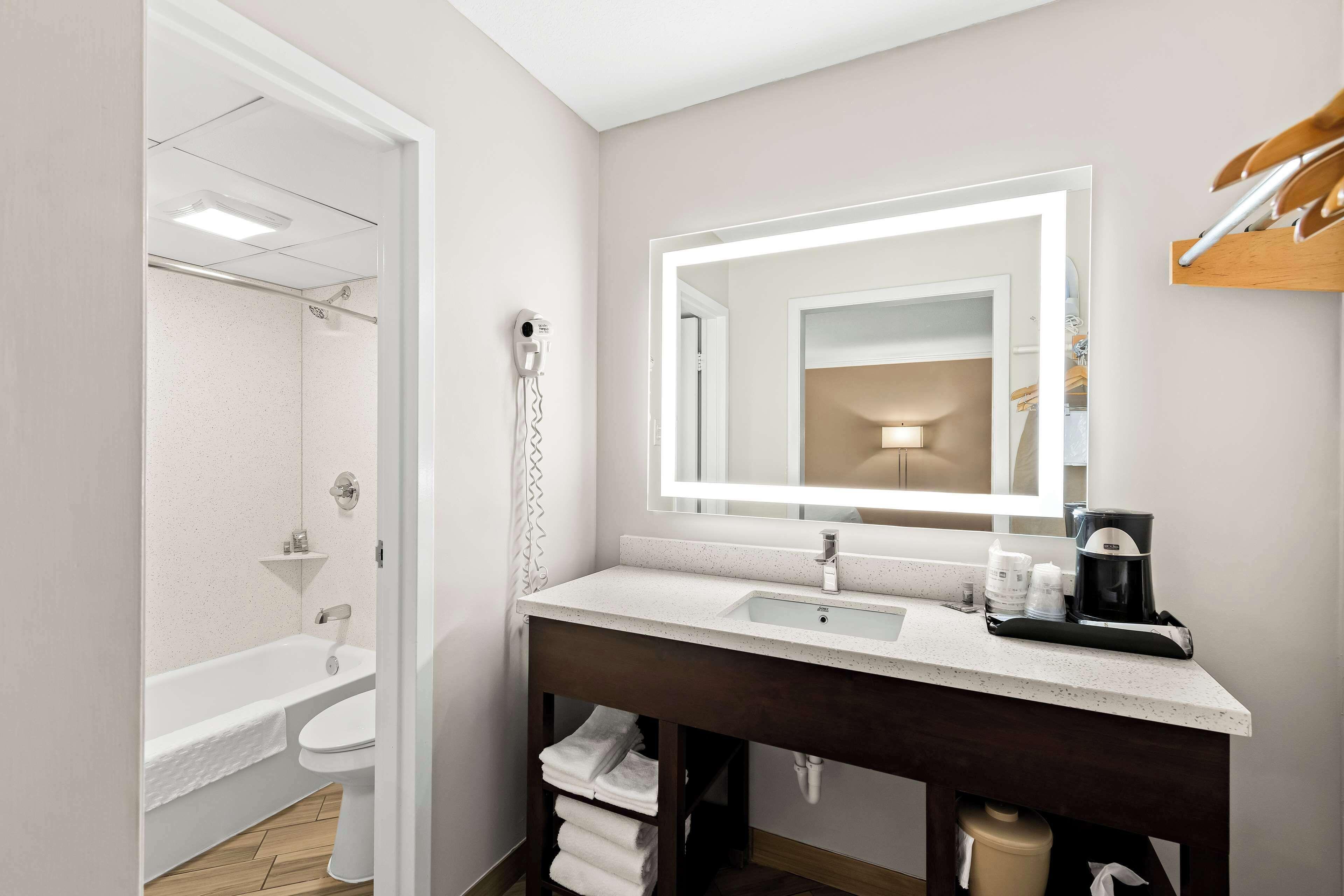 Double Room with Two Double Beds - Non-Smoking