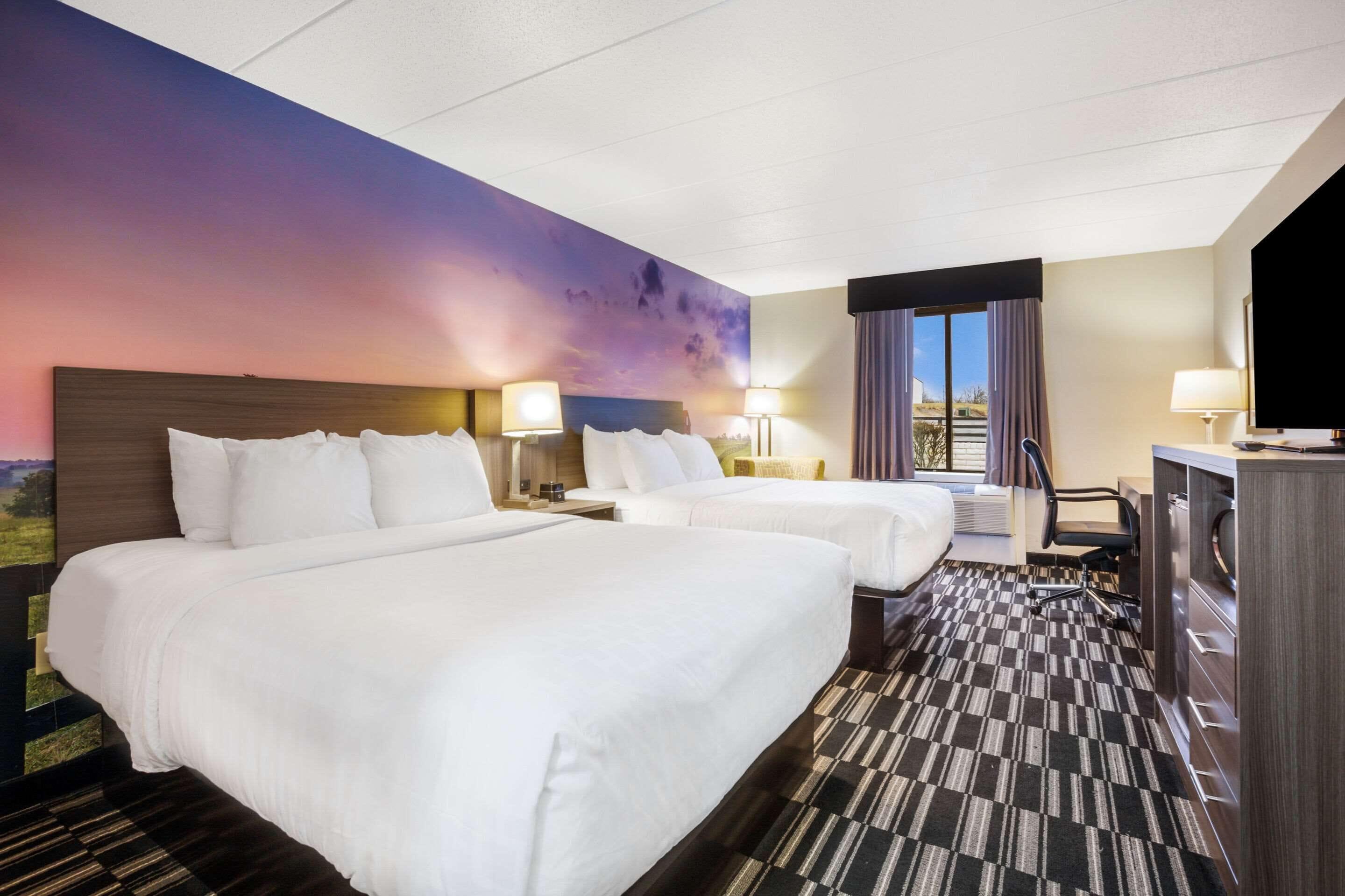 Queen Room with Two Queen Beds - Non-Smoking