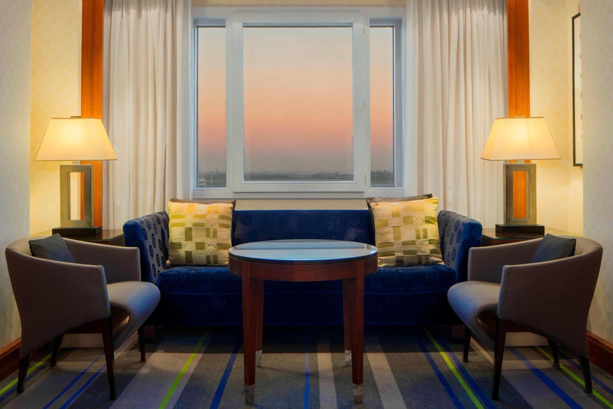 Junior Suite, Club lounge access, Junior Suite, 1 King,1706534797:JPEG