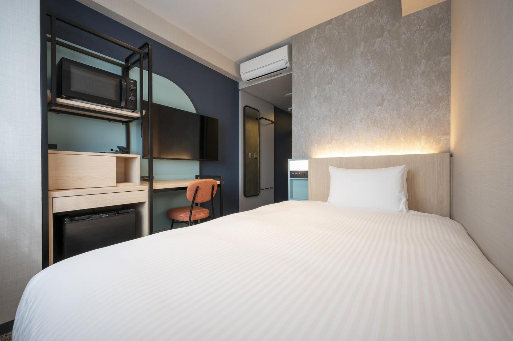 Doppelzimmer mit mit kleinem Doppelbett - Nichtraucher