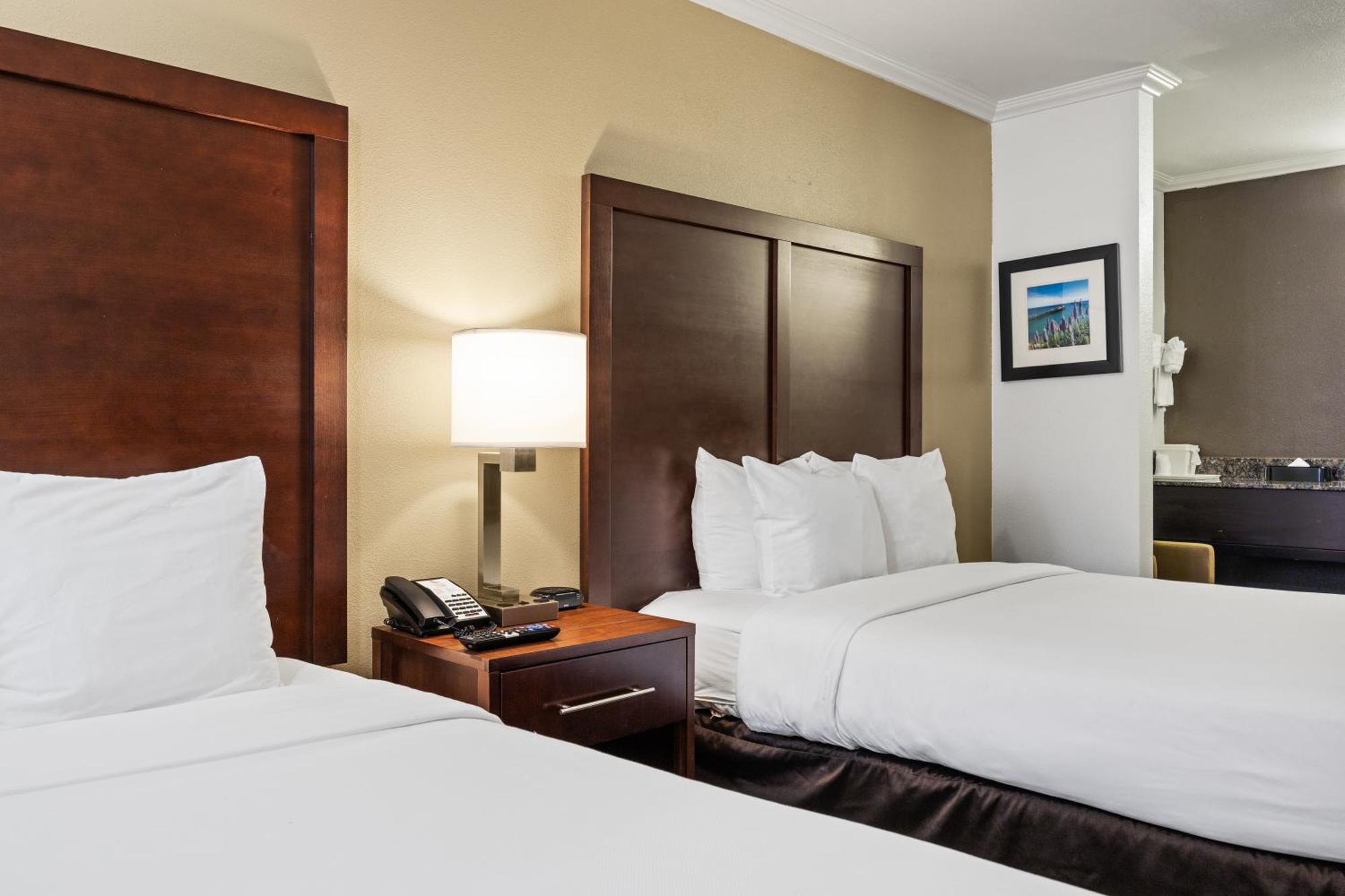 Double Room with Two Double Beds - Non-Smoking